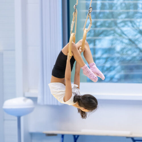 Mädchen im Kids Gym